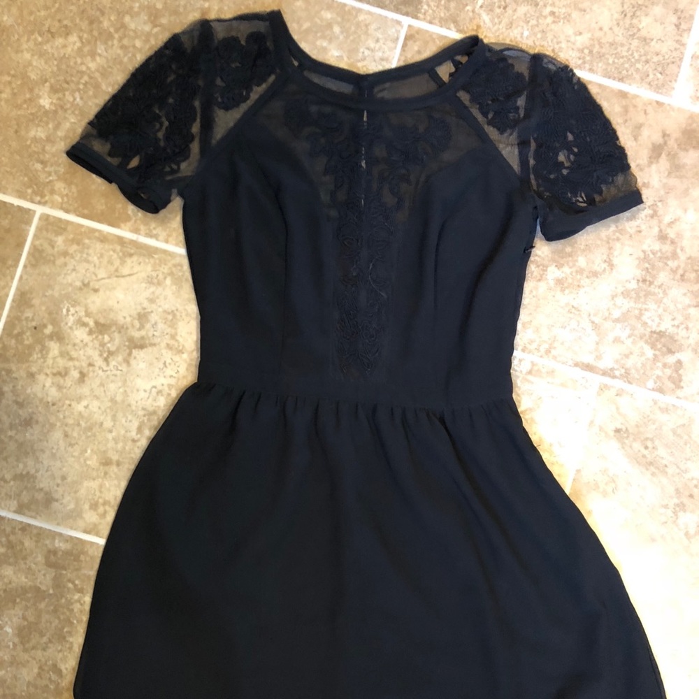 KIMCHI BLUE Lace Embroidered Dress